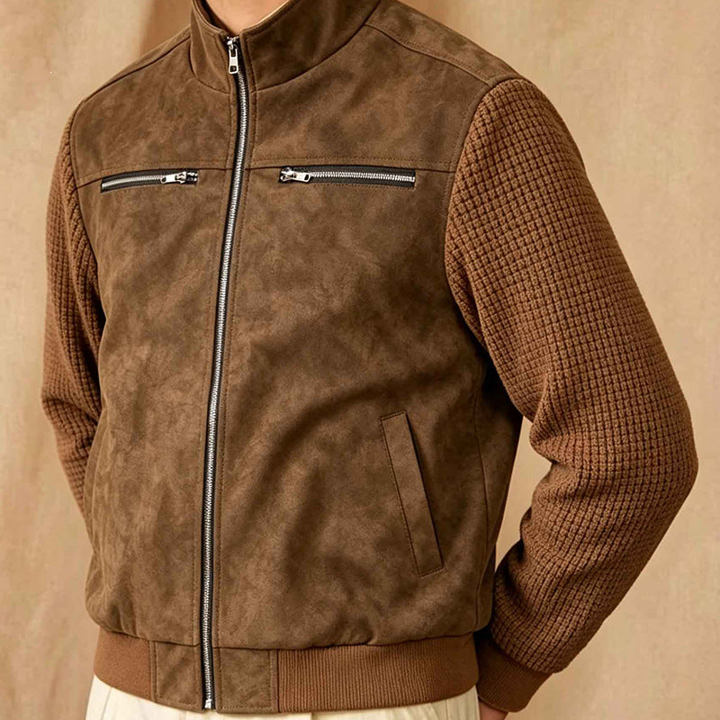 Stilvolle Herren Biker-Jacke mit Reißverschlüssen. Ideal für urbanen Lifestyle und moderne Herrenmode.