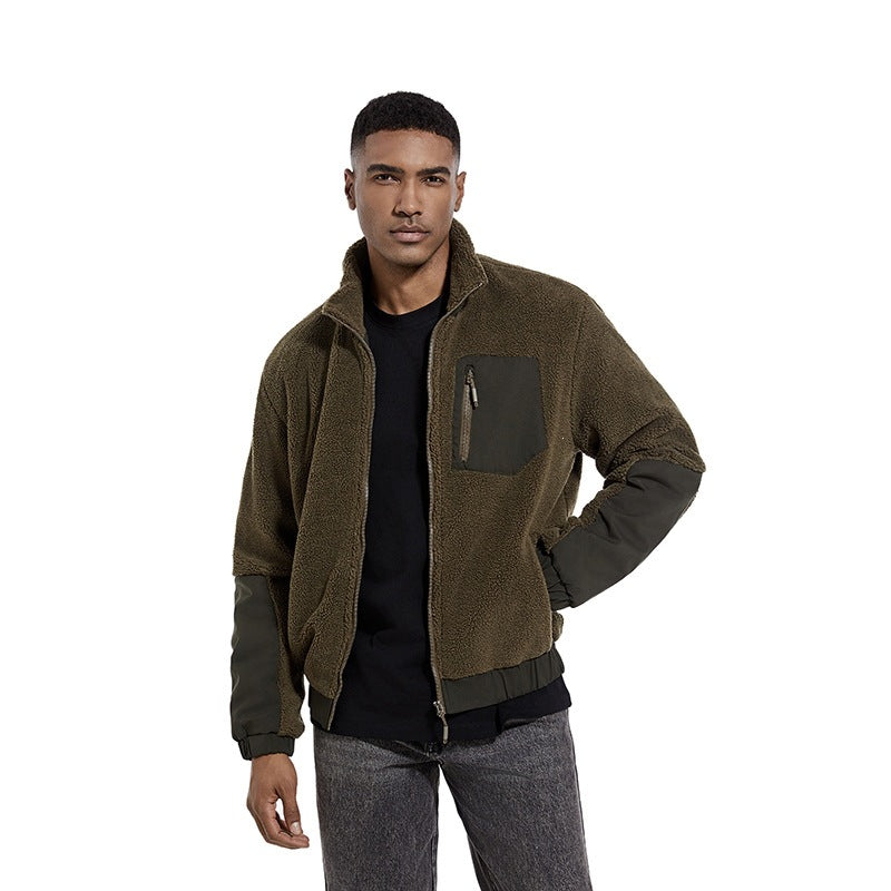 Warme Herren Outdoorjacke aus Kuschelfleece, hoher Kragen schützt vor Kälte, sportlich & bequem.