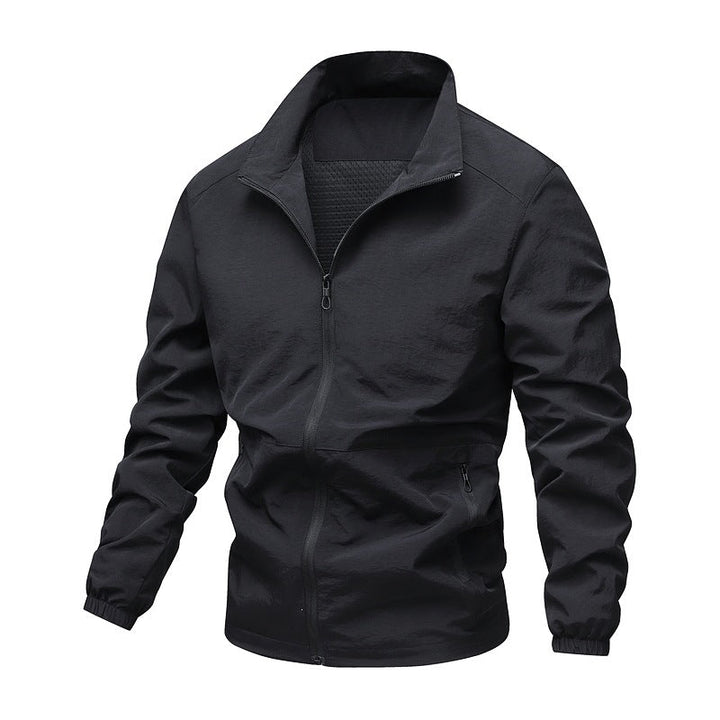 Vielseitige Herren Windjacke als Outdoor- & Freizeitjacke. Ideal für Frühling, Herbst und leichte Sportarten.