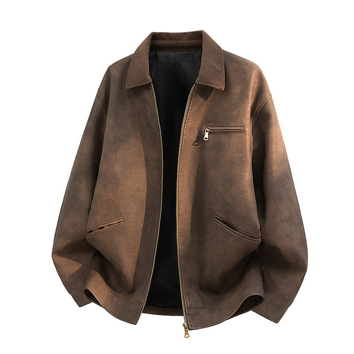 Moderne Herrenmode: Lässige Jacke aus Kunstleder mit breitem Kragen. Vielseitiger Lederlook für stilvolle Outfits.