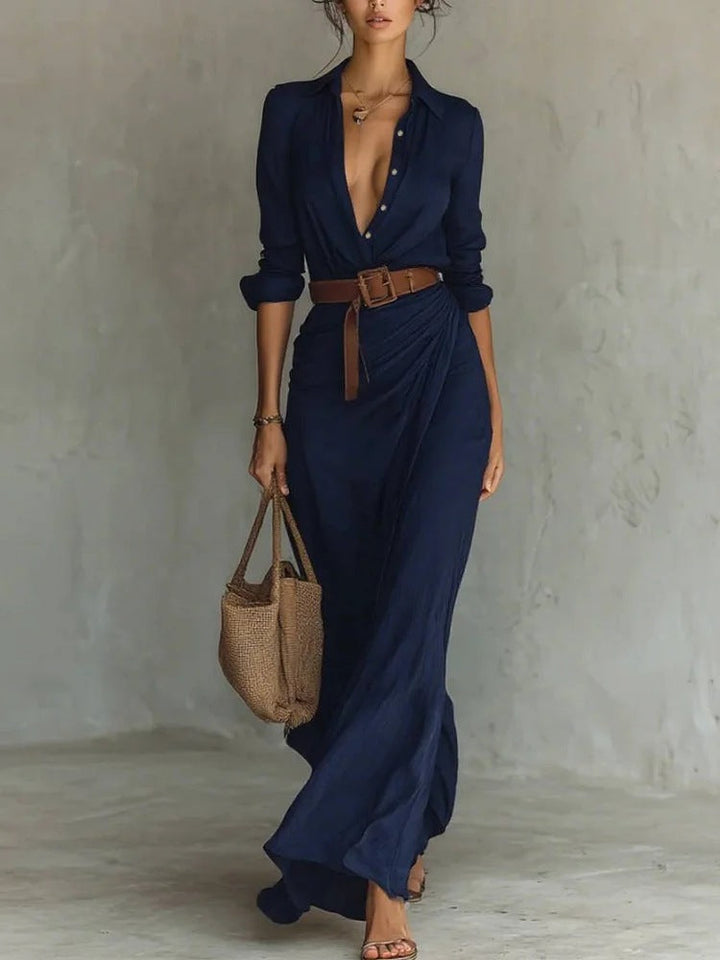 Feminin geschnittenes Damen Maxi-Kleid mit Kragen, Knopfleiste und Taillengürtel, elegant für die Stadt.