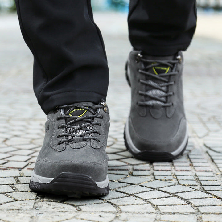 Komfortable Herren-Trekkingschuhe mit effektiver Dämpfung gegen Fersensporn. Robuste, atmungsaktive Outdoorschuhe.