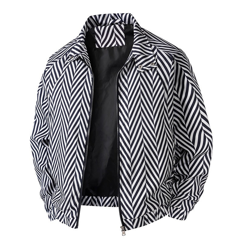 Trendige schwarze Herren Freizeitjacke mit feinen Streifen. Eine moderne, bequeme Übergangsjacke für jeden Anlass.