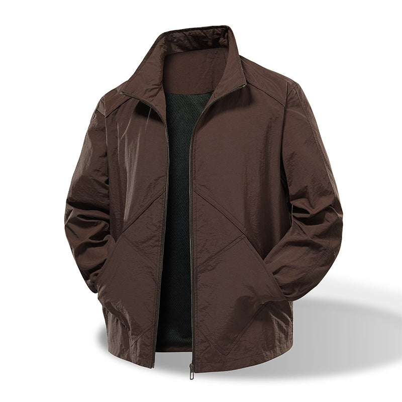 Atmungsaktive Herren Sportjacke mit leichtem Design für maximalen Komfort bei Outdoor-Aktivitäten. Sportbekleidung.