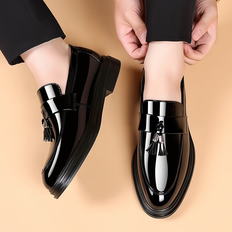 Detailansicht atmungsaktiver Herren Halbschuhe in Schwarz. Zeigt flexibles Obermaterial und hochwertige Verarbeitung für Komfort.
