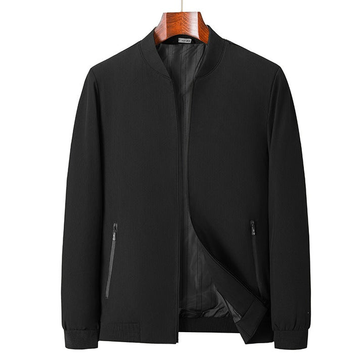 Trendige Herren Modejacke mit Stehkragen, unterstreicht einen modernen & selbstbewussten Stil.