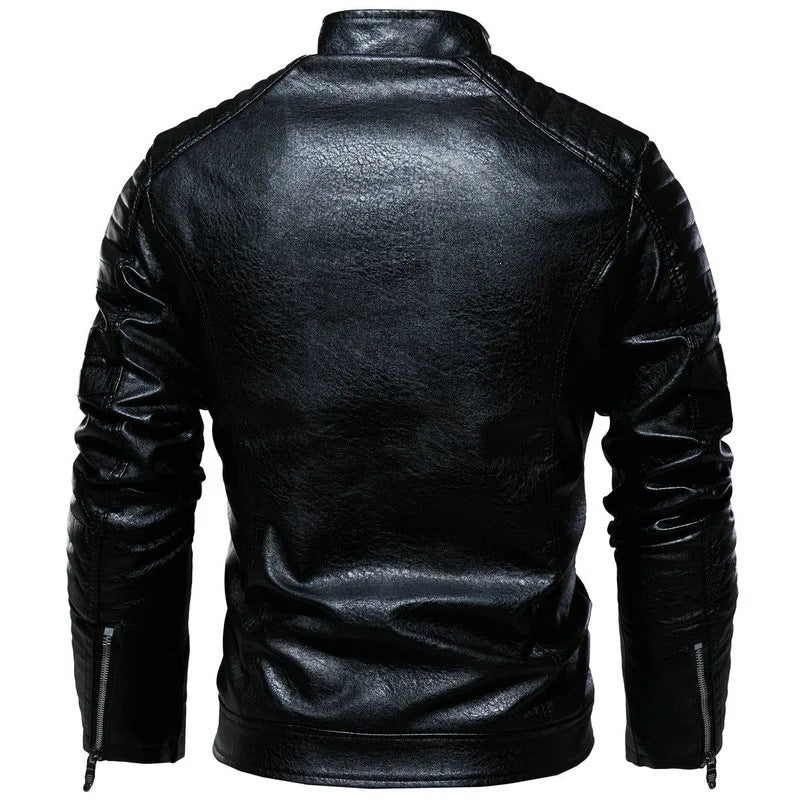Rückenansicht einer bequemen schwarzen Herren Bikerjacke, stilvolles Design für Motorradfahrer und Freizeit.