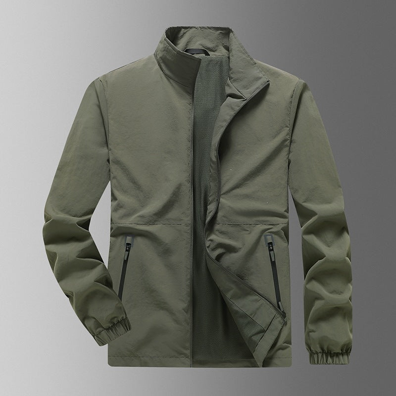 Winddichte Herren Übergangsjacke mit hohem Kragen & praktischen Reißverschlusstaschen, sportlich & lässig.