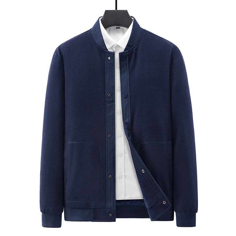 Hochwertige, leichte Herrenjacke, atmungsaktiv und bequem. Ideale Übergangsjacke für vielseitigen Einsatz.