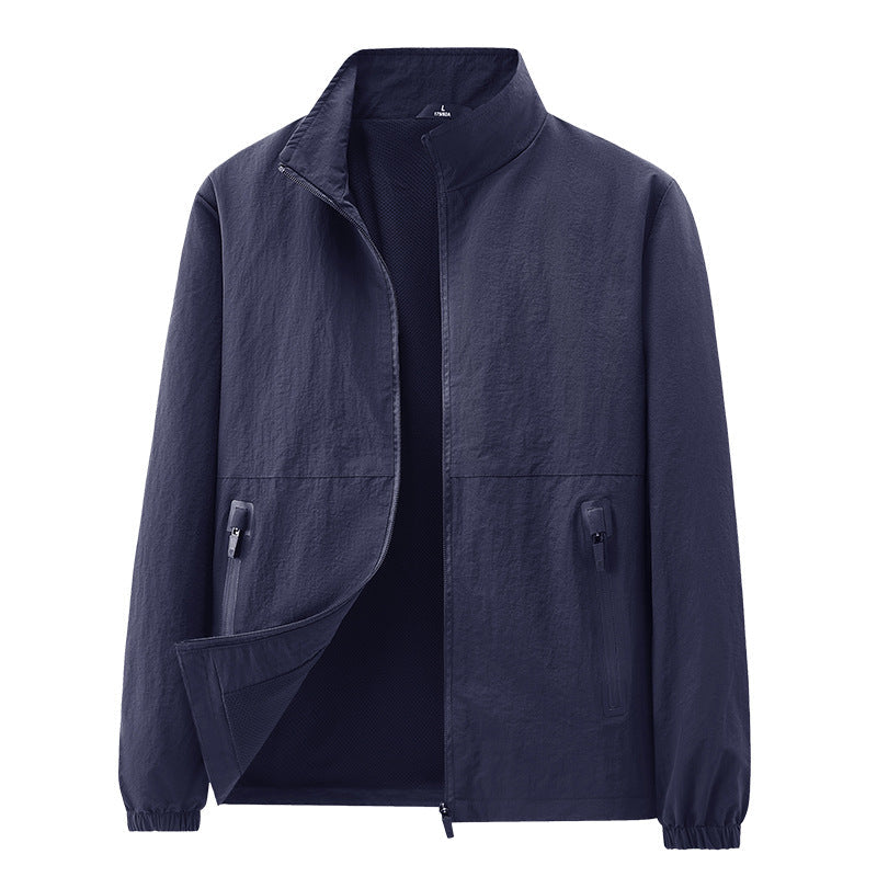 Vielseitige Herren Sportjacke, atmungsaktiv und aktiv für Reise und Alltag.