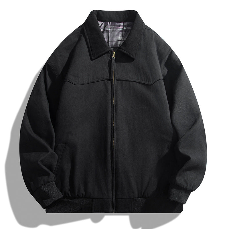 Moderne Herrenjacke khaki mit Reißverschluss. Lässige Freizeitjacke für Männer, ideal als Übergangsjacke.