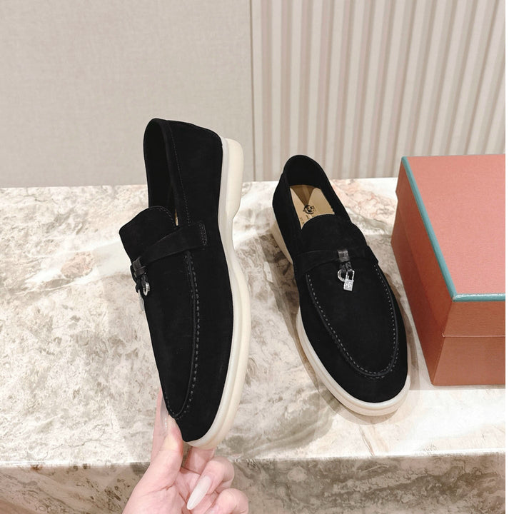 Rückansicht eleganter Herren Mokassins, feine Verarbeitung & perfekte Passform der Herrenschuhe.