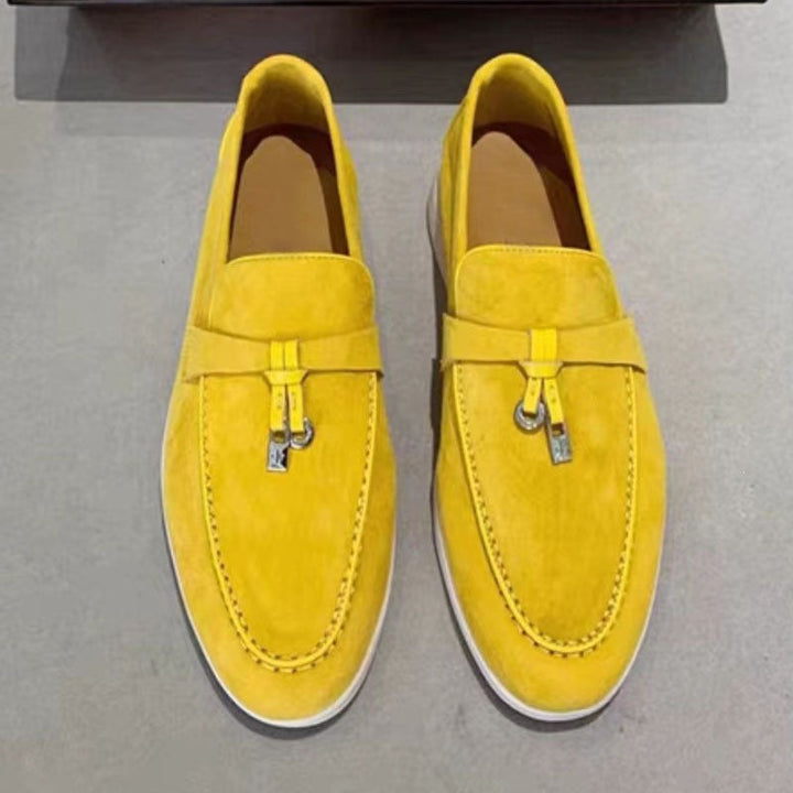 Komfortable Gummisohle der eleganten Herren Mokassins, ideal für Business und Freizeit, flexible Slipper für Männer.