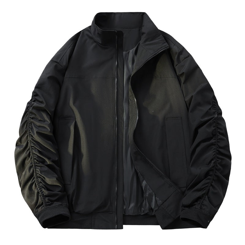 Stylische Herren-Sportjacke in Schwarz, winddicht und atmungsaktiv, perfekt für Laufen und Wandern.