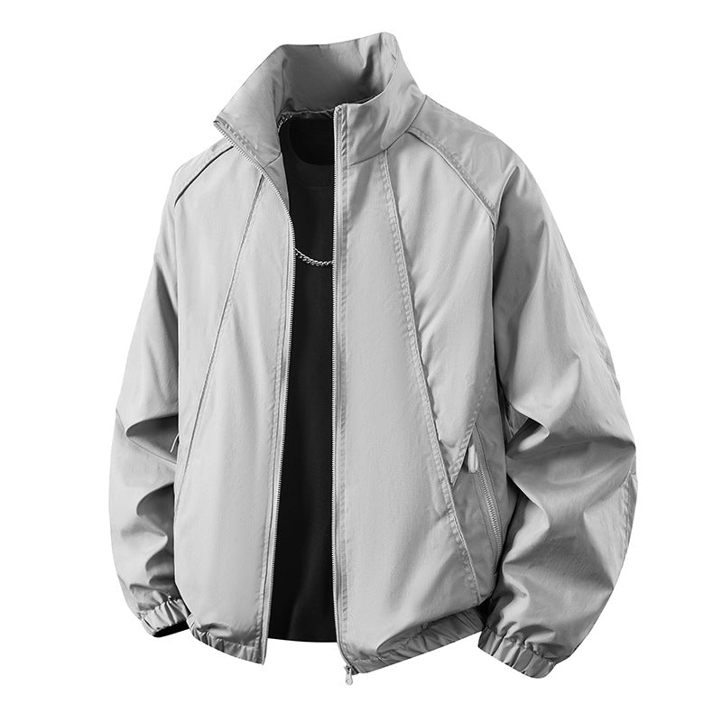Detail der atmungsaktiven Herren Windbreaker-Jacke, schützt effektiv vor Wind und leichtem Regen.