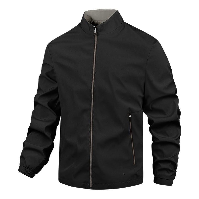 Winddichte schwarze Herren Freizeitjacke, ideal als Leichtjacke für den Übergang. Moderner Stil für Outdoor.