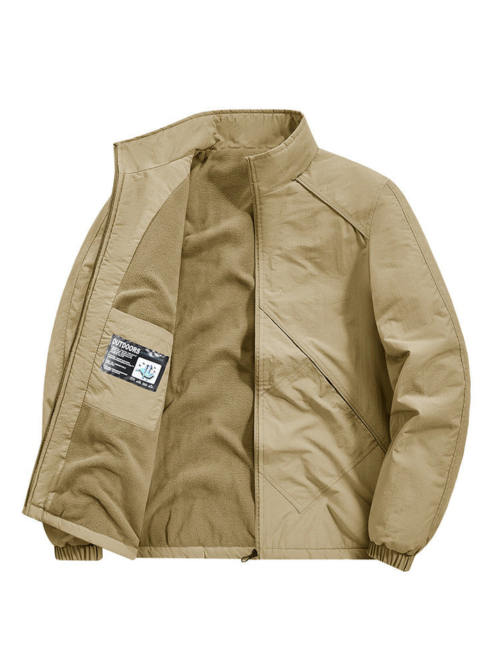 Textur der Herren Übergangsjacke, wasserabweisend und leicht, für windige Tage.
