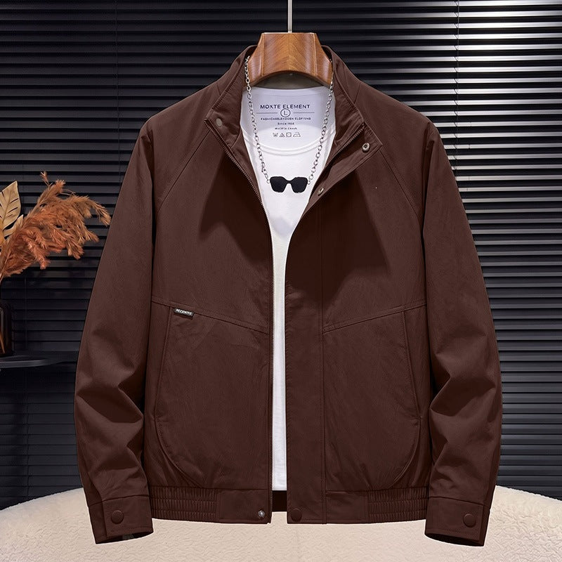 Elegante schwarze Herren Übergangsjacke, vielseitig kombinierbar für einen stilvollen Casual-Look in der Übergangszeit.