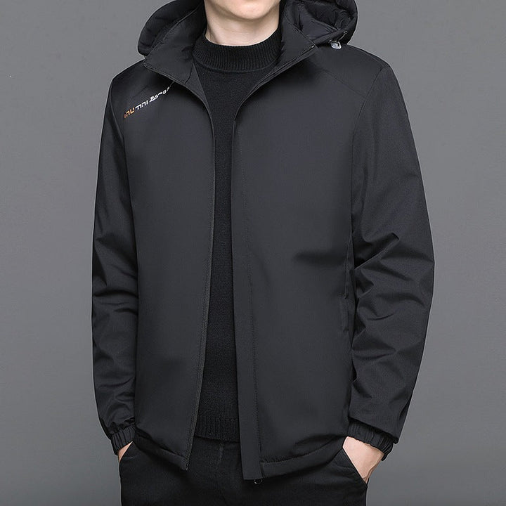 Leichte Herren Reisejacke, atmungsaktiv und wasserdicht, perfekt für Outdoor-Aktivitäten.