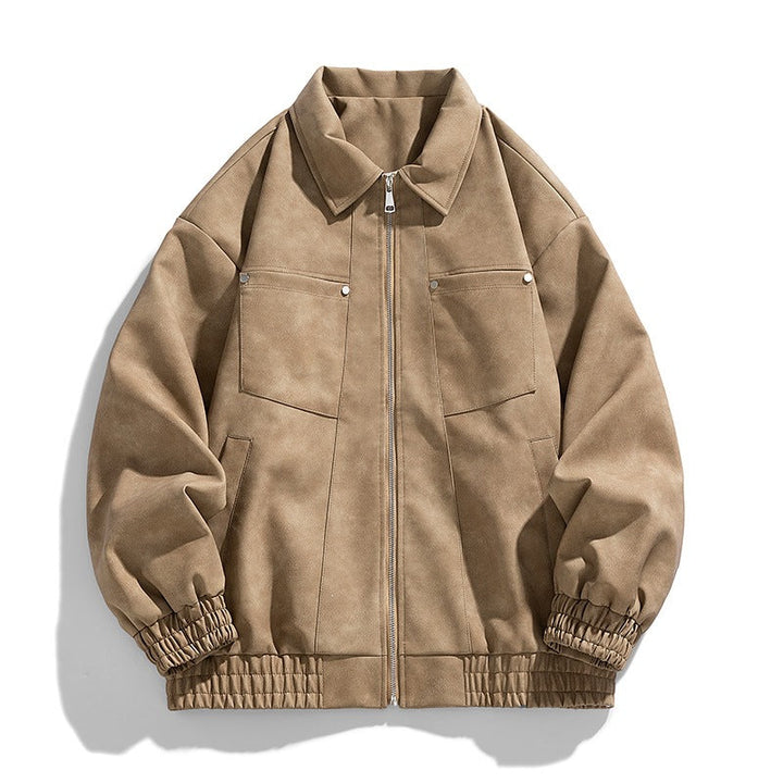 Stilvolle Herrenjacke in Nahaufnahme: hoher Stehkragen schützt vor Wind, modisches Design für jeden Tag.
