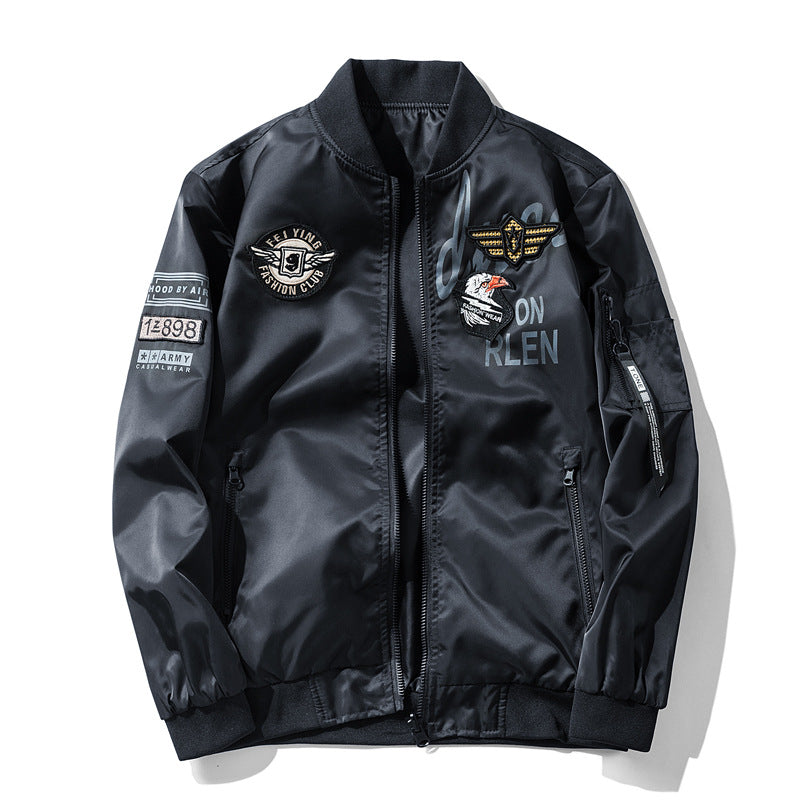 Lässige Streetwear Bomberjacke für Herren, dunkelblau. Ideal für einen modernen urbanen Look und kühle Abende.