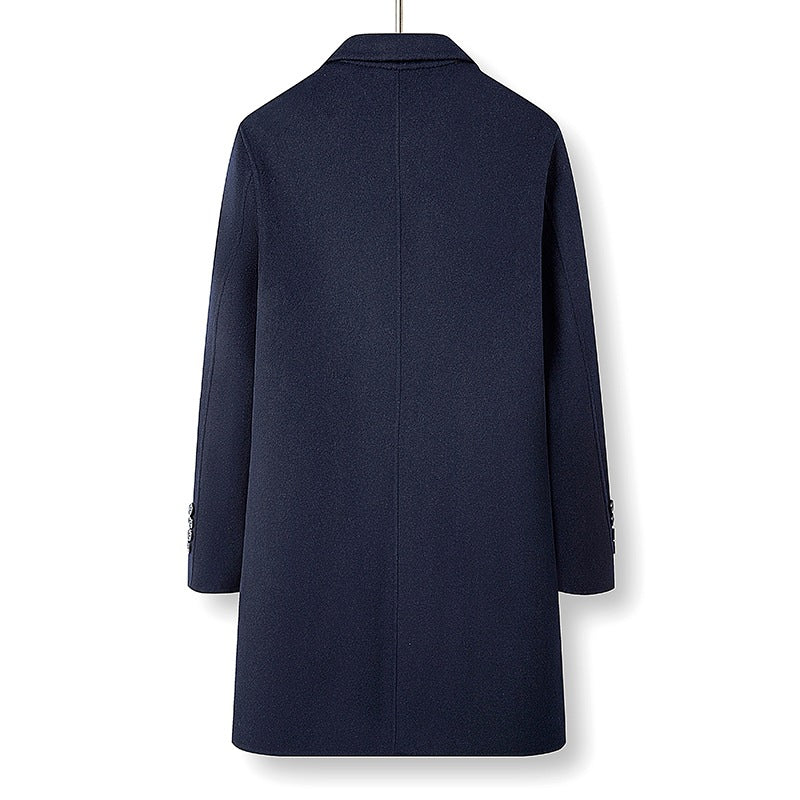 Klassischer, langer Damen Übermantel. Tailliertes Design, elegante Oberbekleidung für Business & Freizeit.