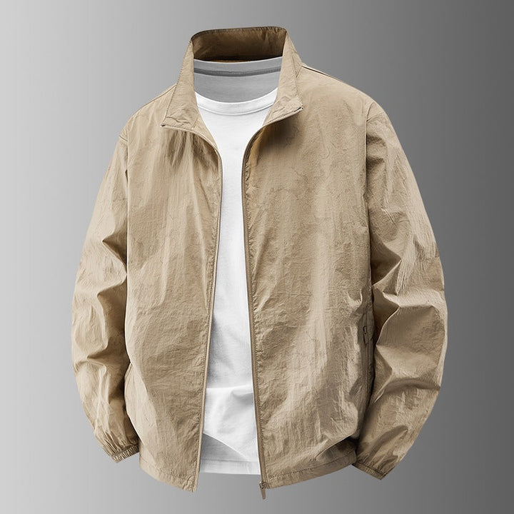 Leichte Herren Outdoor Jacke, winddicht. Schutz bei Wetterwechsel im Frühling & Herbst. Komfortabel für Alltag.