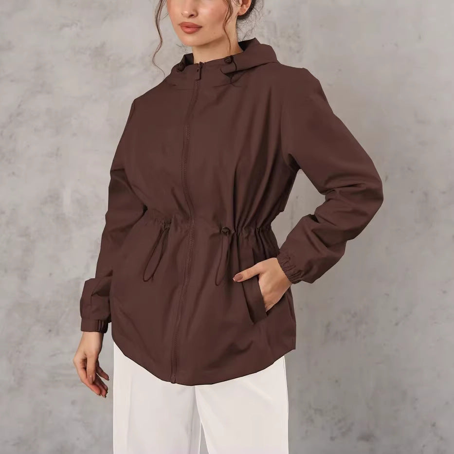 Bequeme Damen Outdoorjacke, sportlich-elegant, perfekt für jedes Abenteuer und den Alltag.
