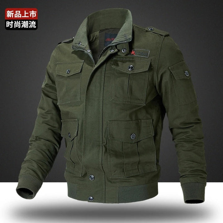Robuste Herren Militärjacke olivgrün mit praktischen Taschen, ideal für Freizeit & Übergangszeit.