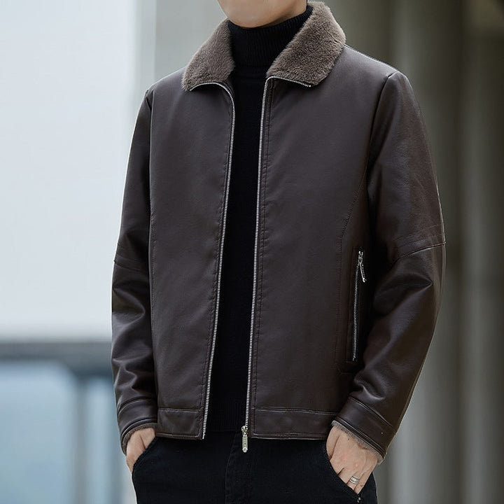 Stilvolle Herren Kunstlederjacke mit Stehkragen in Schwarz für einen modernen Look. Robust & bequem.