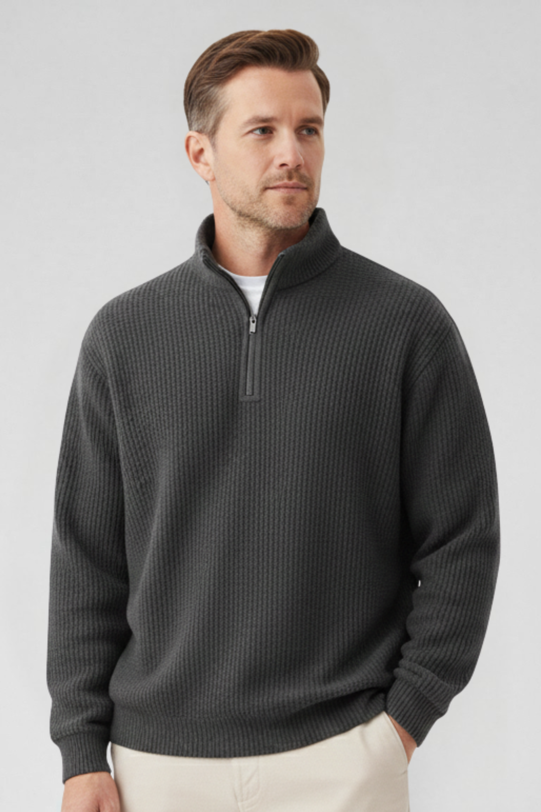 Schlichter Herren Pullover mit Reißverschluss, Stehkragen, Langarm, vielseitig kombinierbar.