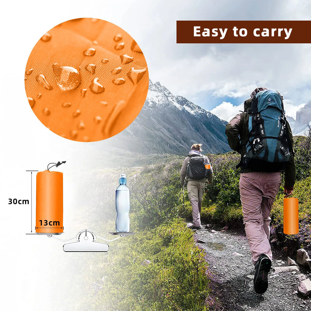 Die ultraleichte Isomatte auf dem Boden eines Zeltes, bietet Komfort und Isolation beim Camping.