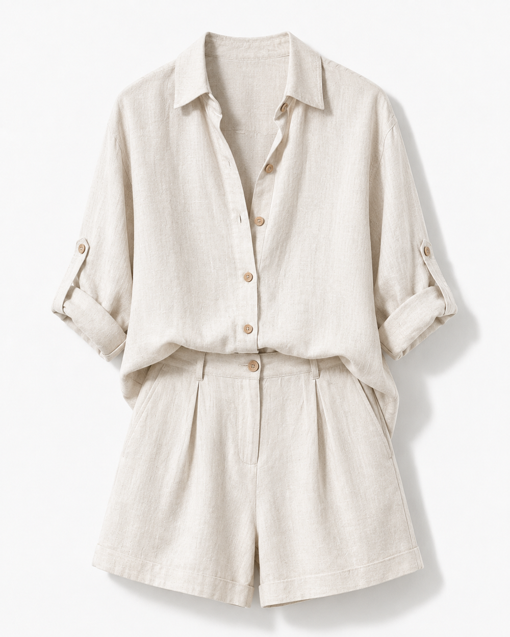 Elegantes Damen Leinen-Set Paula in Schwarz, minimalistisch, mit Kurzarm-Top & Shorts. Stilvoll für Frühling/Sommer.