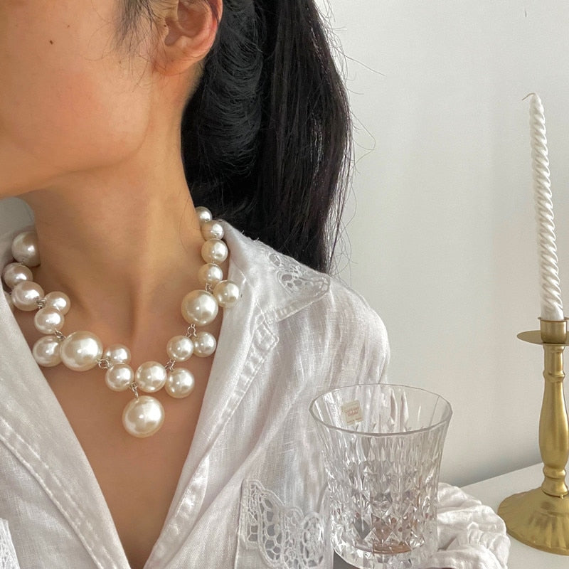 Zeitlose Damen Perlenkette, das perfekte Mode-Accessoire oder Geschenk; verleiht jedem Outfit klassische Eleganz.