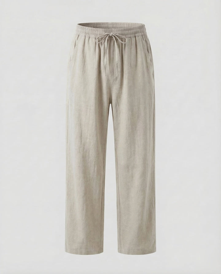Seitliche Ansicht der locker fallenden Herren Sommerhose, bietet Bewegungsfreiheit und Stil.