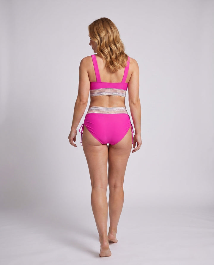 Modischer Damen Bikini für Strand & Pool: V-Ausschnitt, hochgeschnitten, Raffung, schnelltrocknend.