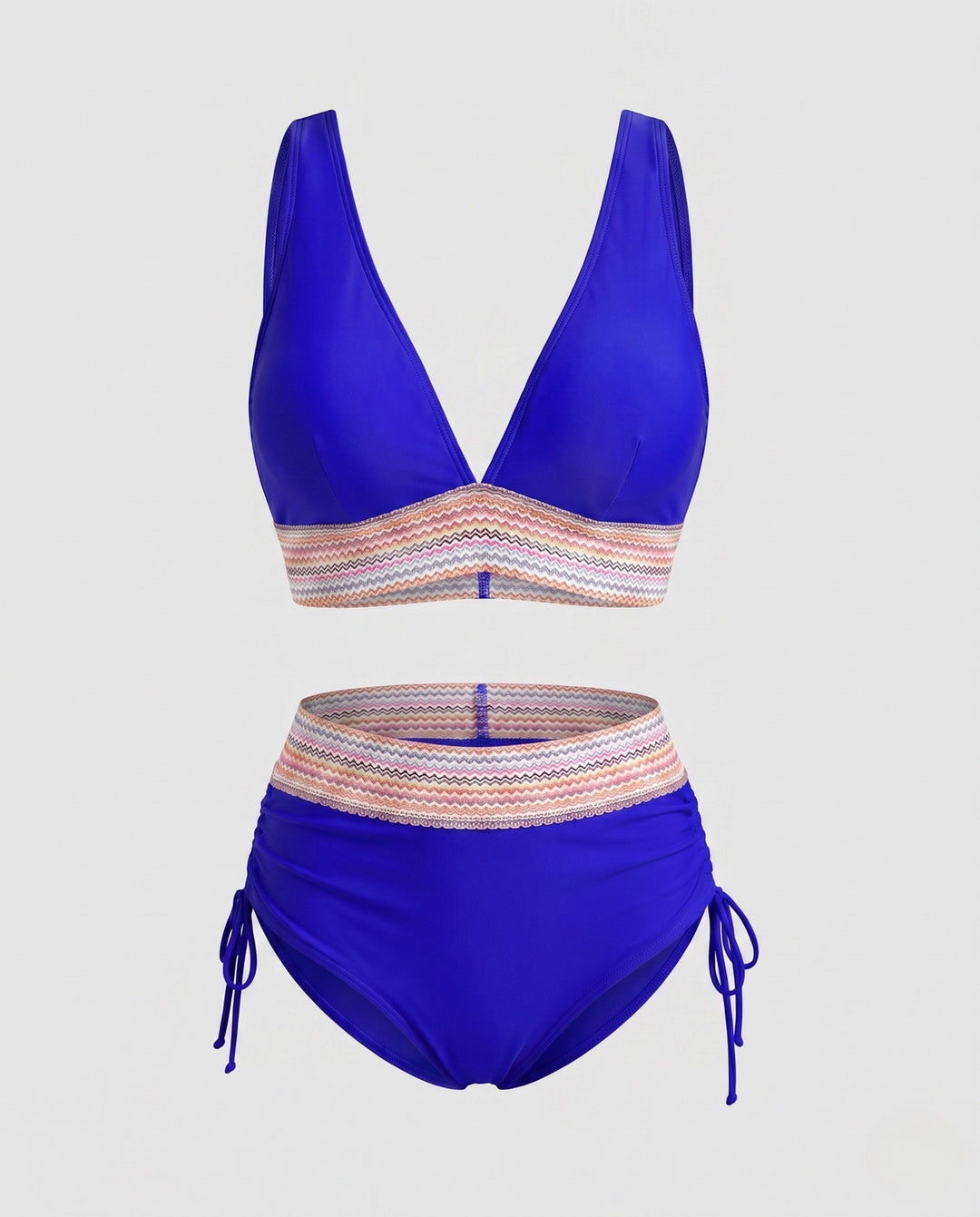 Schicker Damen Zweiteiler Bikini mit V-Ausschnitt, hochgeschnittenem Höschen & Raffungen für Eleganz.
