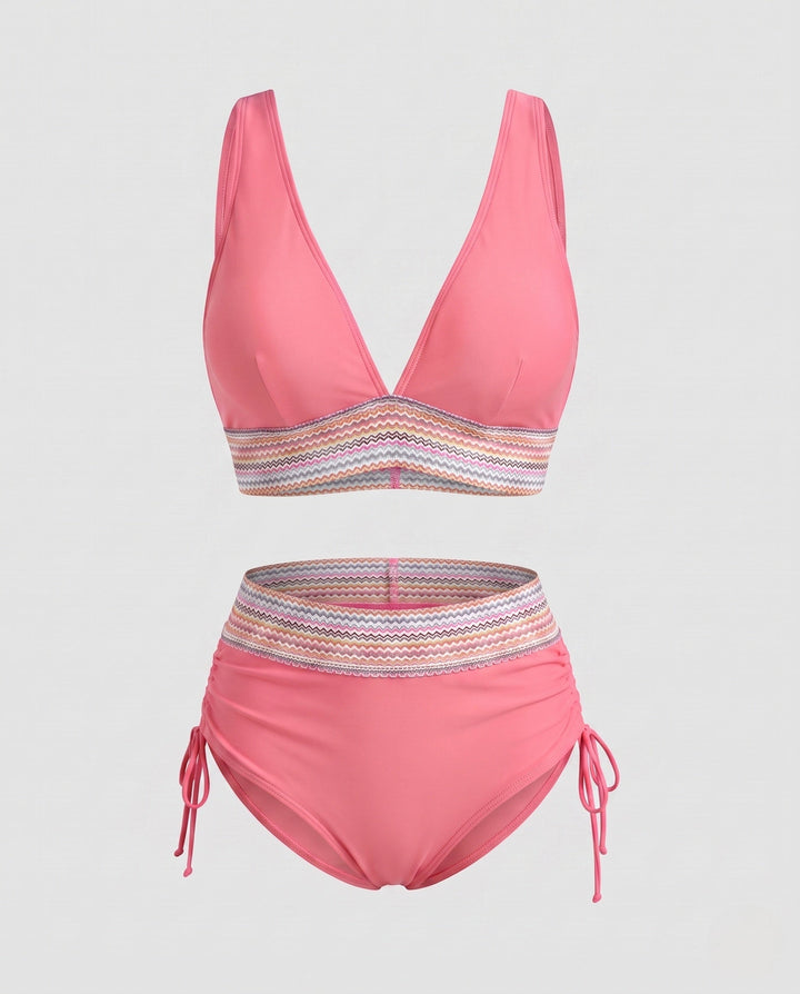 Eleganter Damen Zweiteiler Bikini: V-Ausschnitt Oberteil, hochgeschnittenes Unterteil mit Raffdetails.