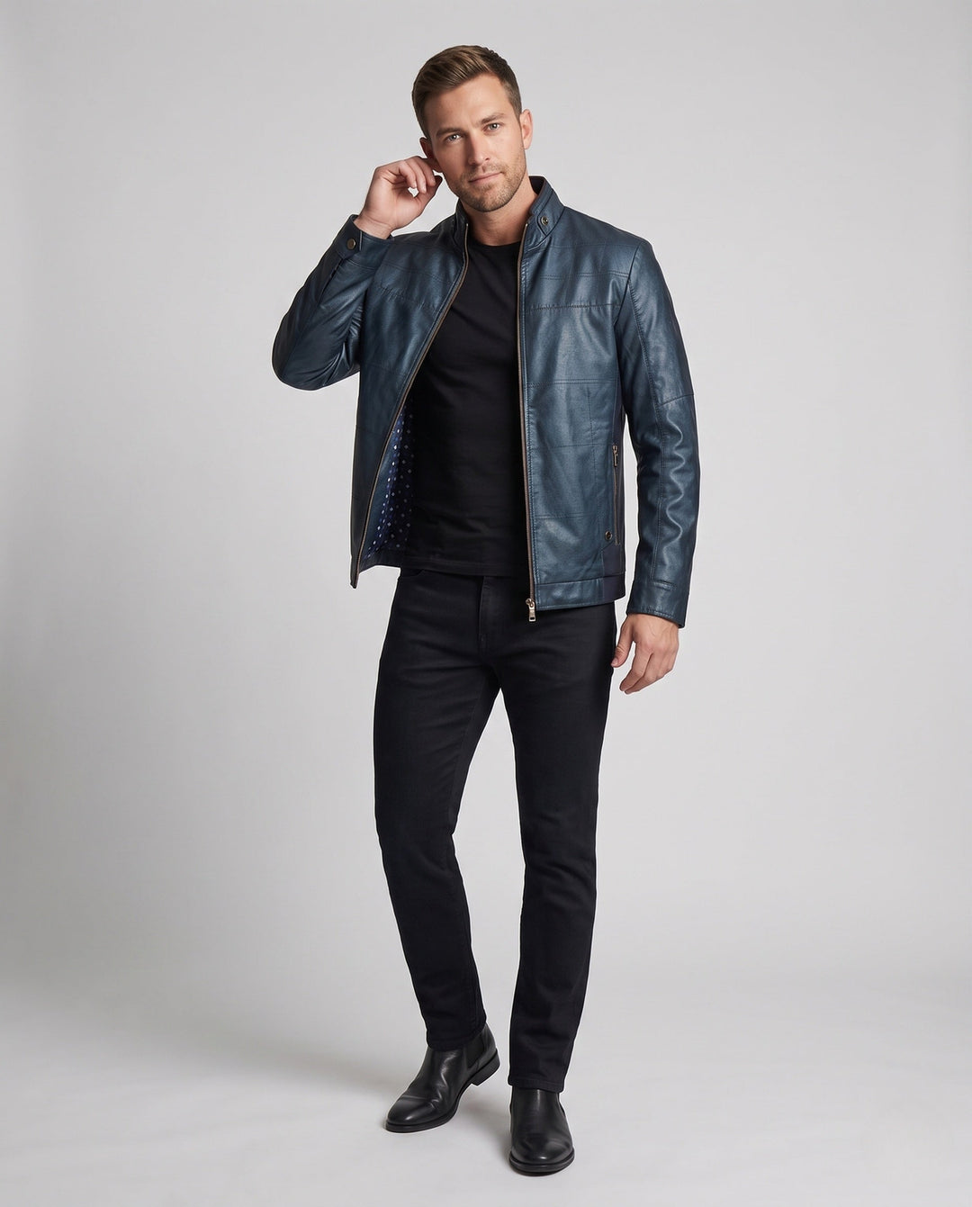 Herren Blousonjacke im urbanen Utility-Stil mit Stehkragen und Kontrastärmeln für den modernen Alltag.