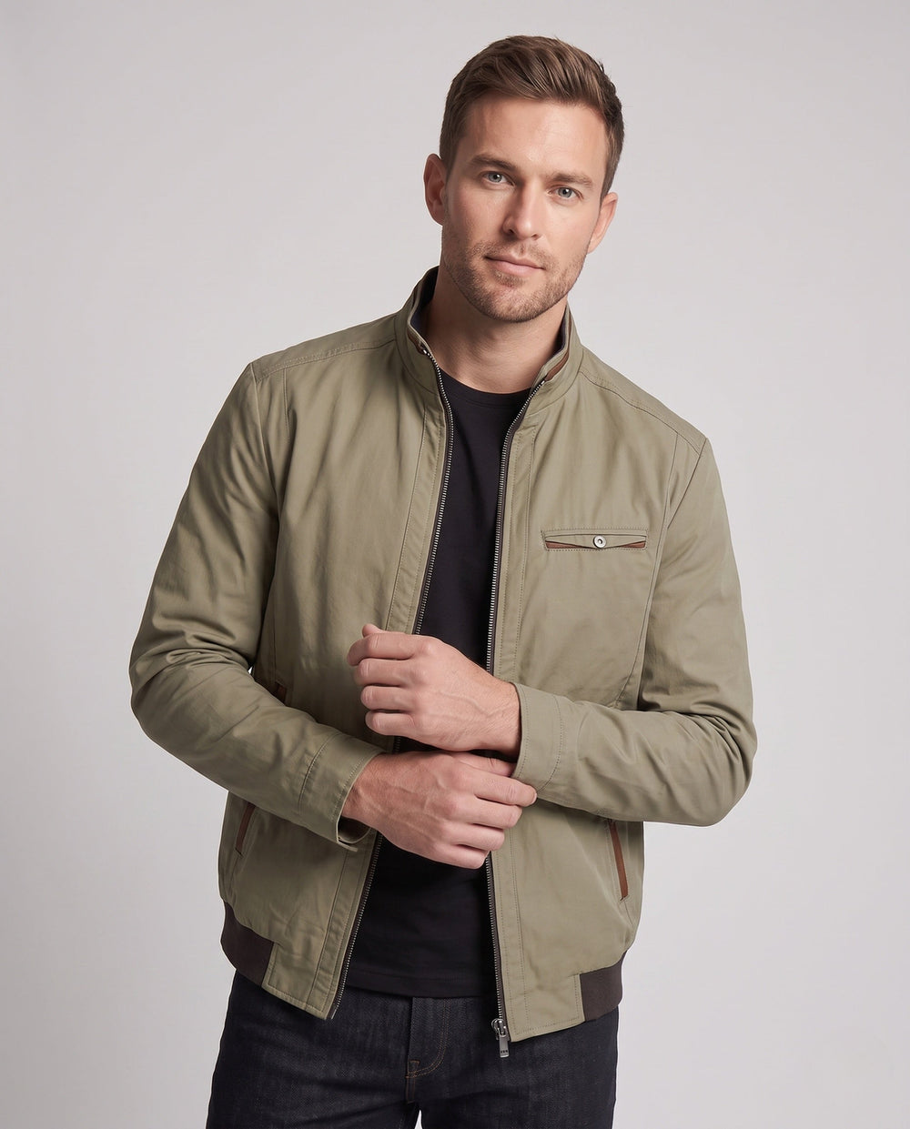 Stilvolle Herren-Übergangsjacke mit Stehkragen. Perfekt für Business Casual, Freizeit & Reisen.