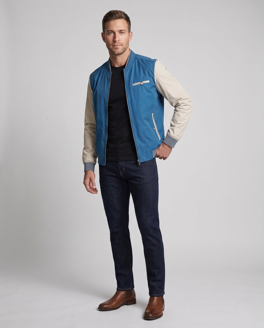 Moderne blaue Herren College Bomberjacke mit Stehkragen & Kontrastärmeln. Ideal für Frühling & Herbst, sportlich-urban.