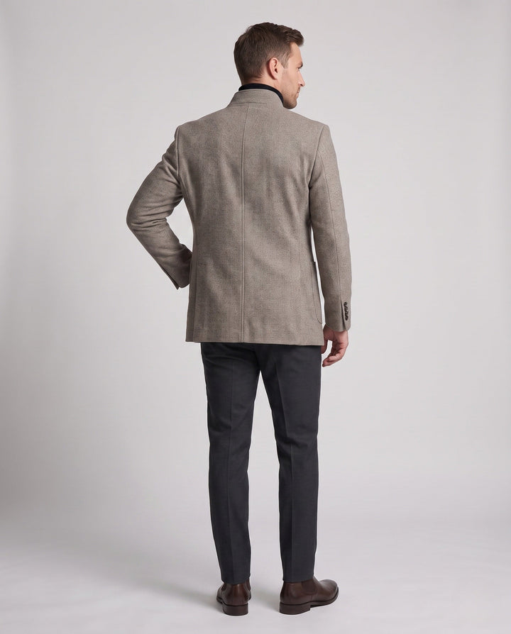 Eleganter Herren Oberbekleidung: Schwarzer Stehkragen-Mantel im Slim Fit. Für stilvolle Auftritte.