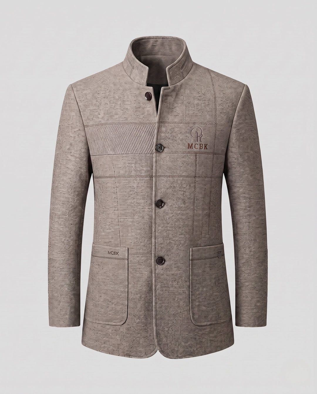 Seitenansicht des Herren Stehkragen Mantels. Moderner Slim Fit Schnitt, vielseitig kombinierbar.