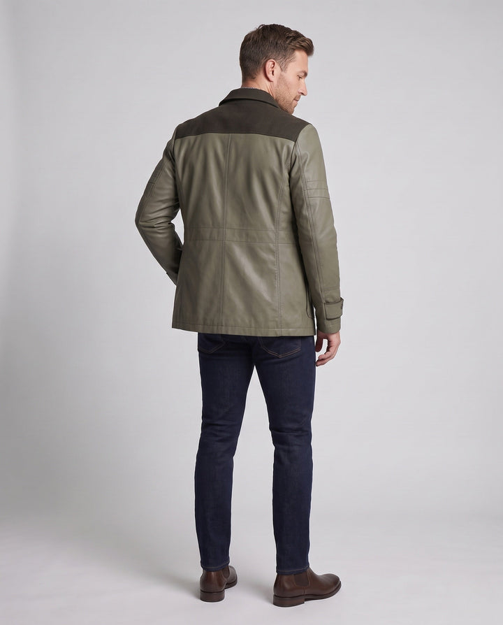 Moderne Herren Übergangsjacke mit Kordelbesatz. Strapazierfähige Freizeitjacke perfekt für aktive Männer.