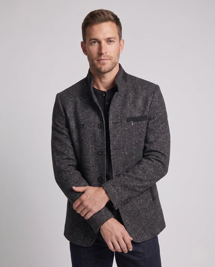 Eleganter Herren Kurzblazer in schmaler Passform mit Stehkragen. Ideal für Übergang und Freizeit.