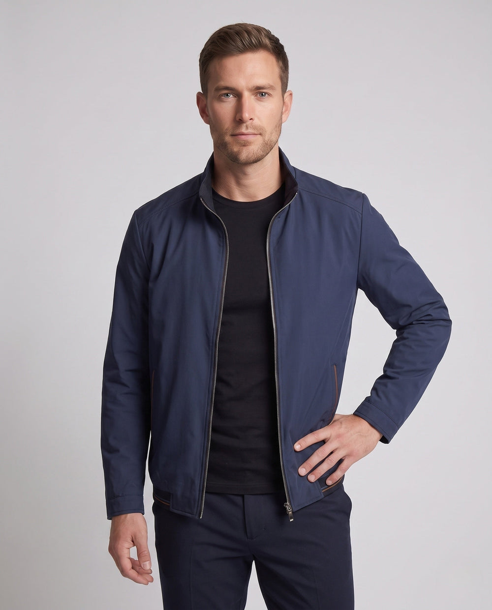 Moderne Herren Stehkragenjacke, windabweisend & schnelltrocknend, perfekt für Business Casual & Freizeit.