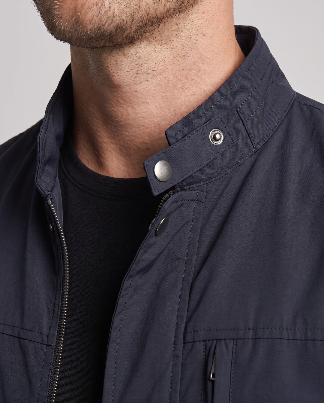 Elegante Smart Casual Herren Freizeitjacke mit Stehkragen, vielseitig kombinierbar für Frühling und Herbst.