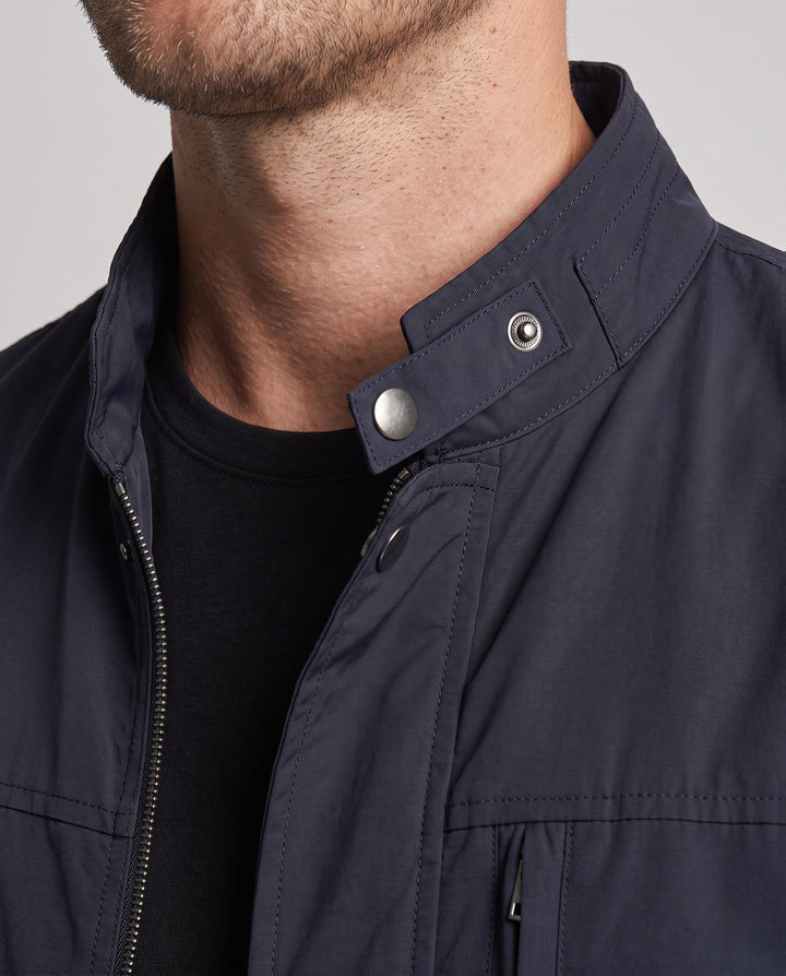 Elegante Smart Casual Herren Freizeitjacke mit Stehkragen, vielseitig kombinierbar für Frühling und Herbst.