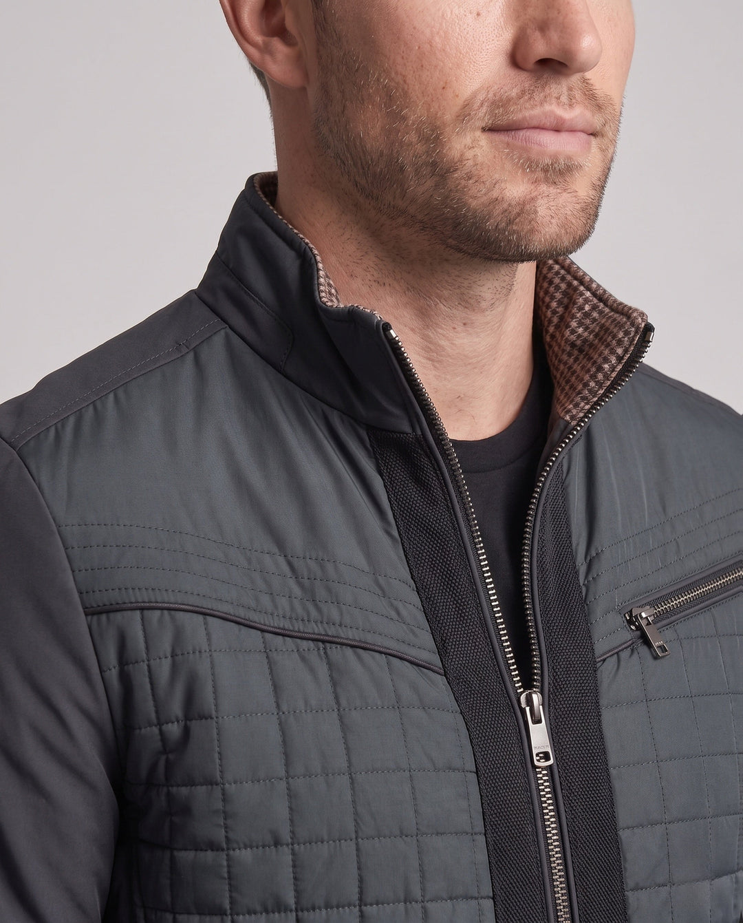 Elegante Herren Übergangsjacke mit praktischer Reißverschluss-Brusttasche & Stehkragen, sportlich-schick.