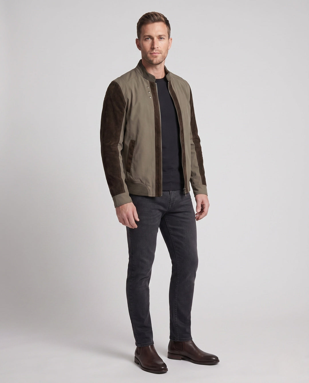 Herren Hybrid Feldjacke in Marineblau mit Stehkragen, perfekt für den Übergang, modern und stilvoll.